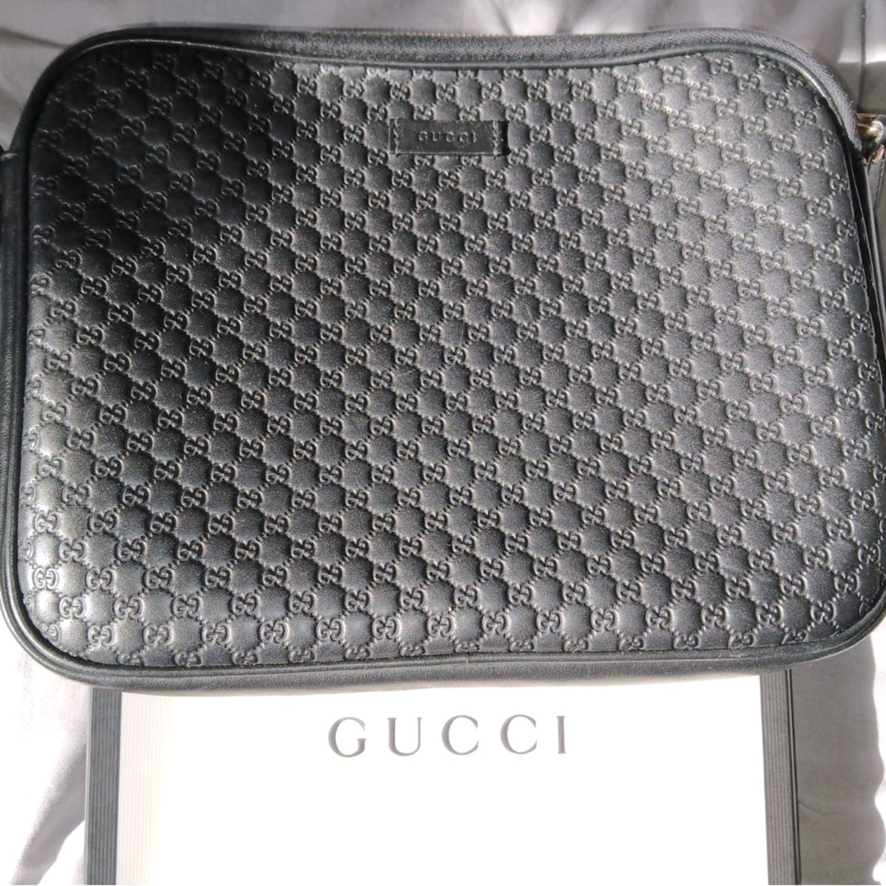 Black Gucci clutch